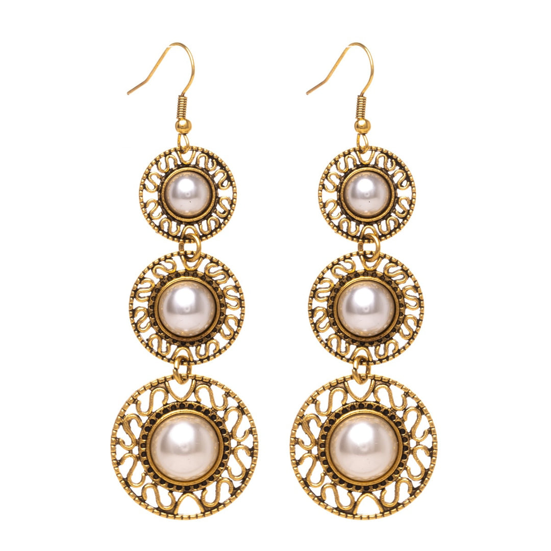 Three pearl rings dangling earrings