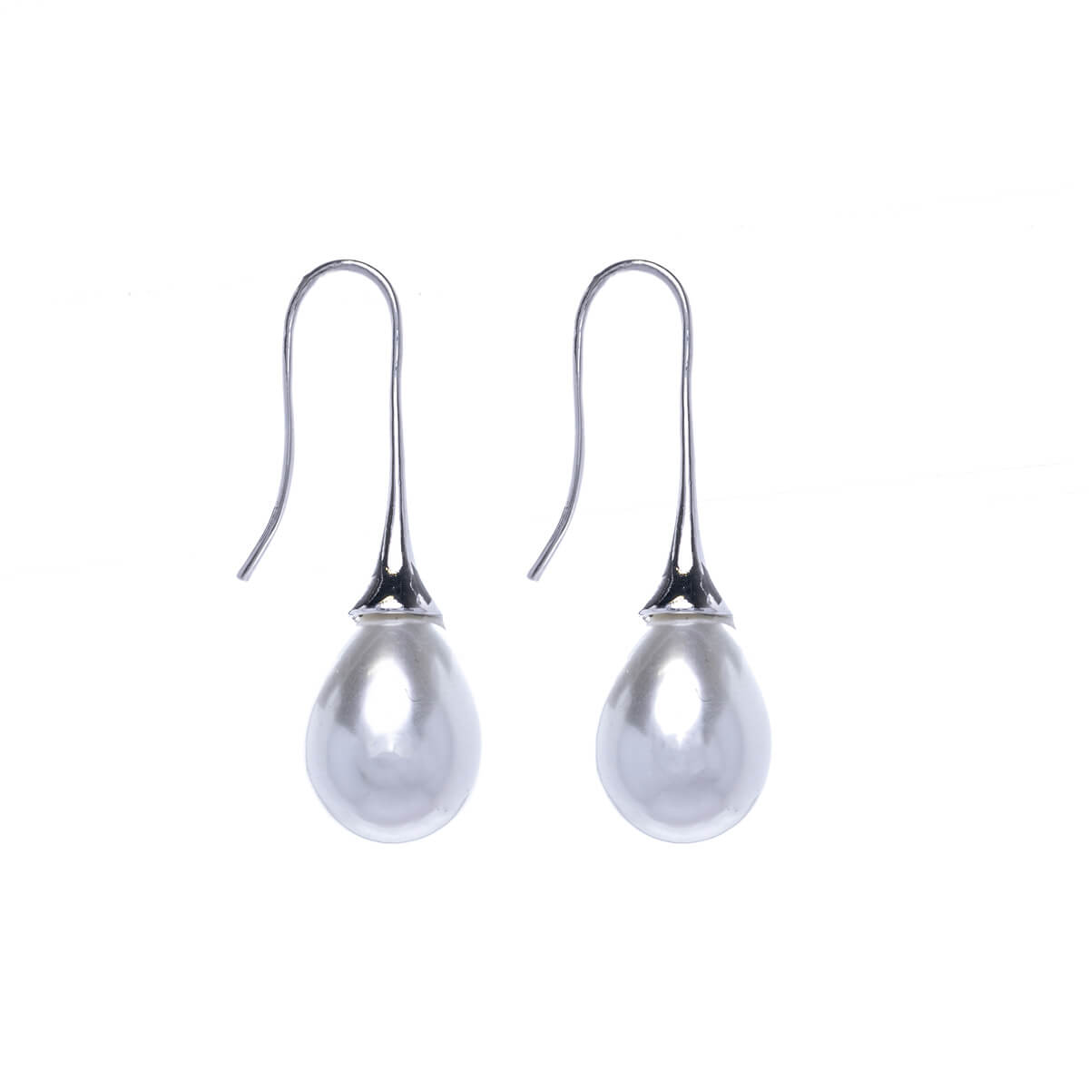 Hanging teardrop shaped pearl earrings
