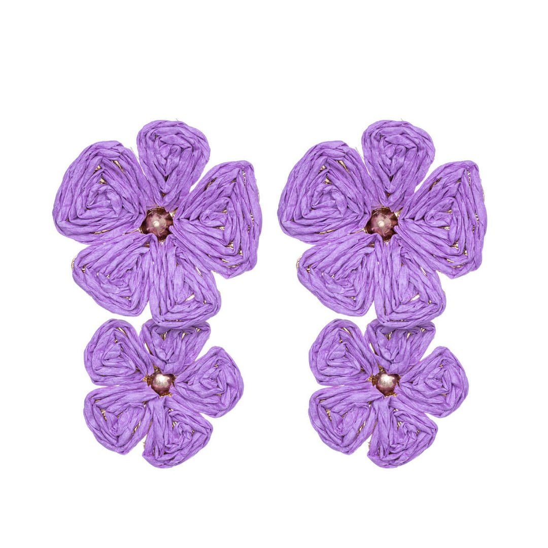 Flower earrings decorated with paper