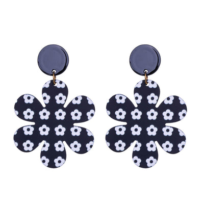 Black and white Drop earrings flower