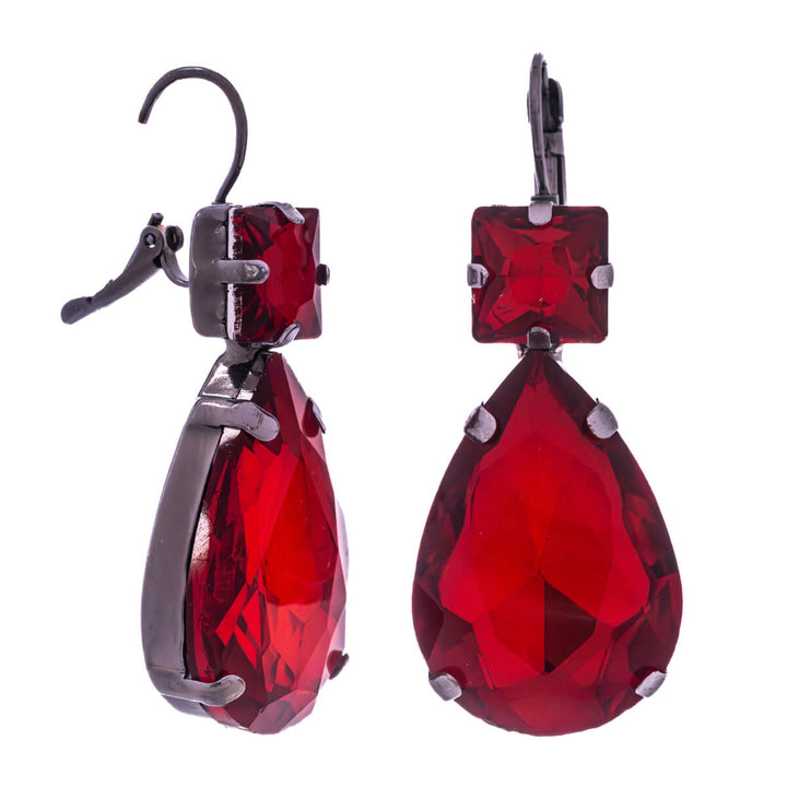 Pisaran muotoiset roikkuvat juhlakorvakorut