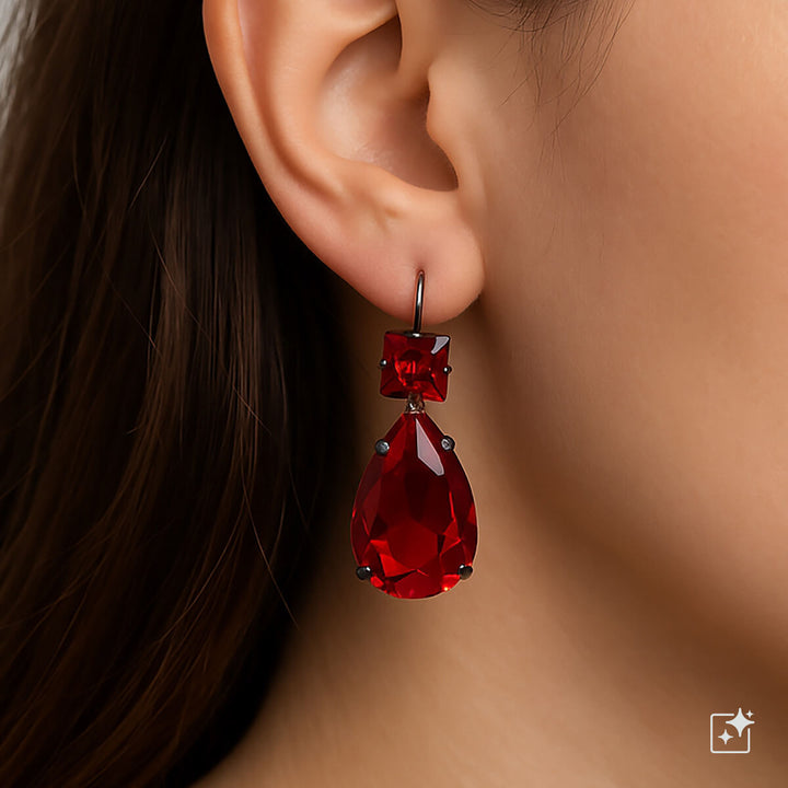 Pisaran muotoiset roikkuvat juhlakorvakorut