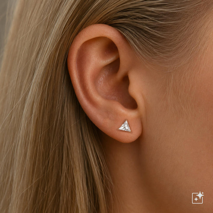 Titanium triangle stud earrings with 5mm zirconia (G23)