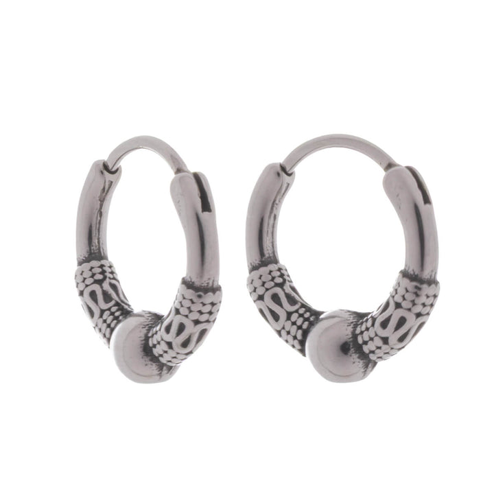 Koristeltu korvarengas pallolla – kirurginteräs