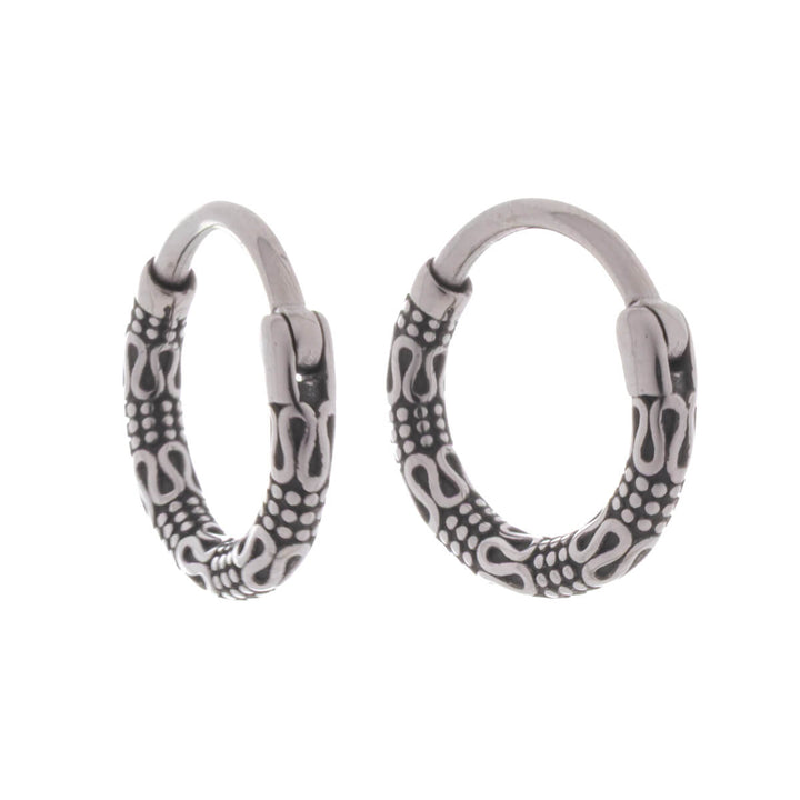 Miesten koristeltu korvarengas – kirurginteräs