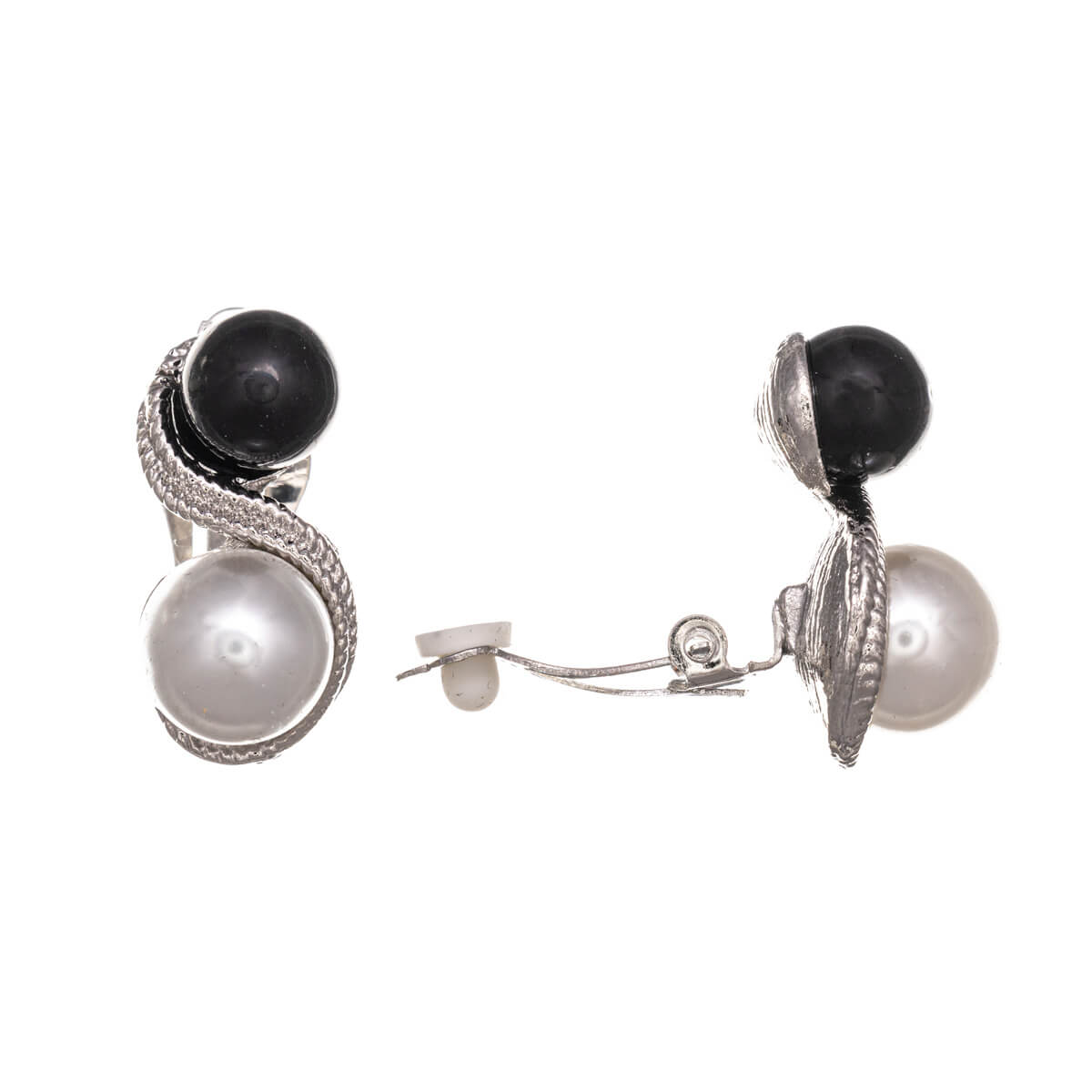 Double pearl clip earrings