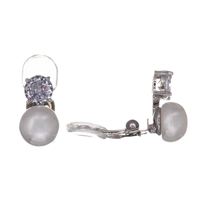 Clipsörhängen med runda zirkoniapärlor