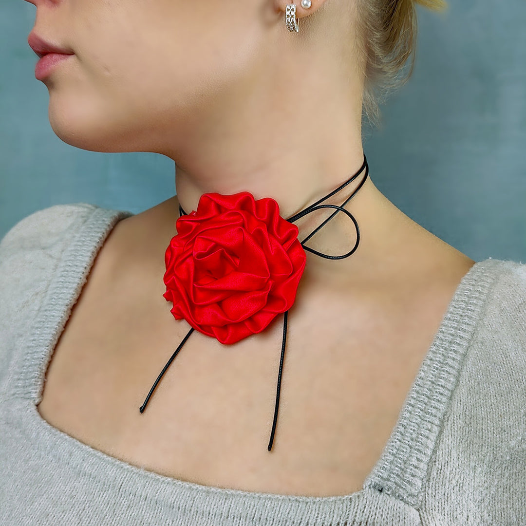 Binding flower choker necklace with cord