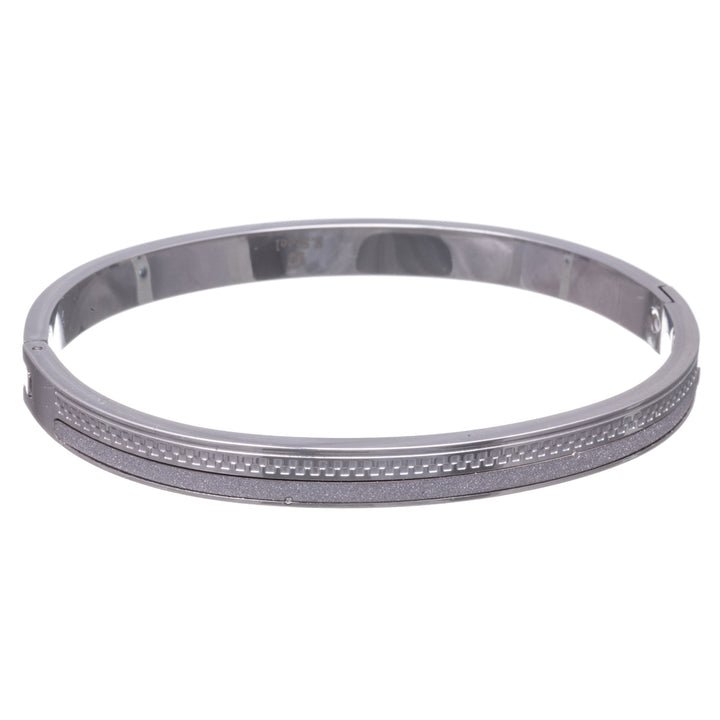 Decorated steel bracelet with hinge