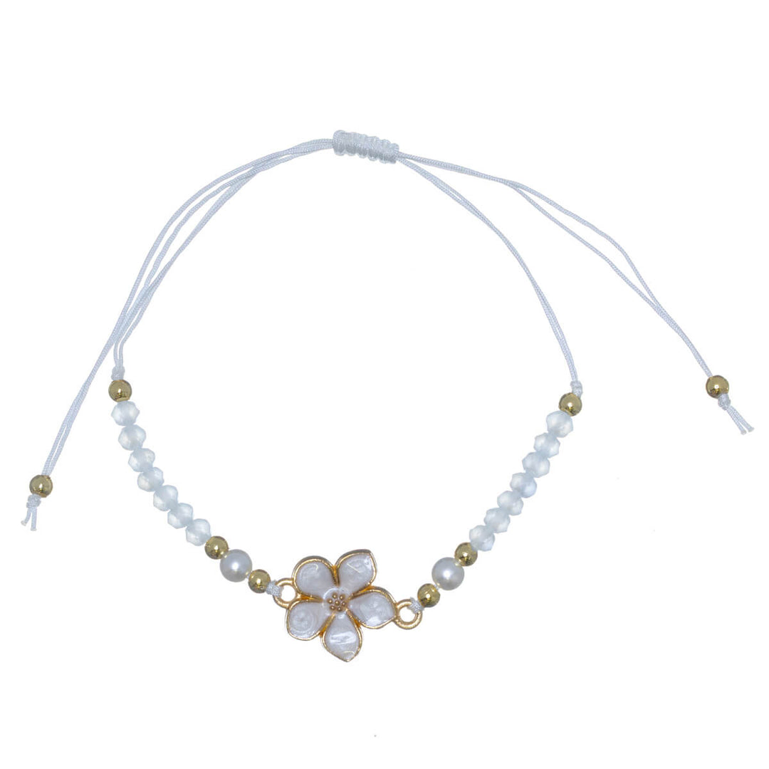 Adjustable flower bracelet with glass beads