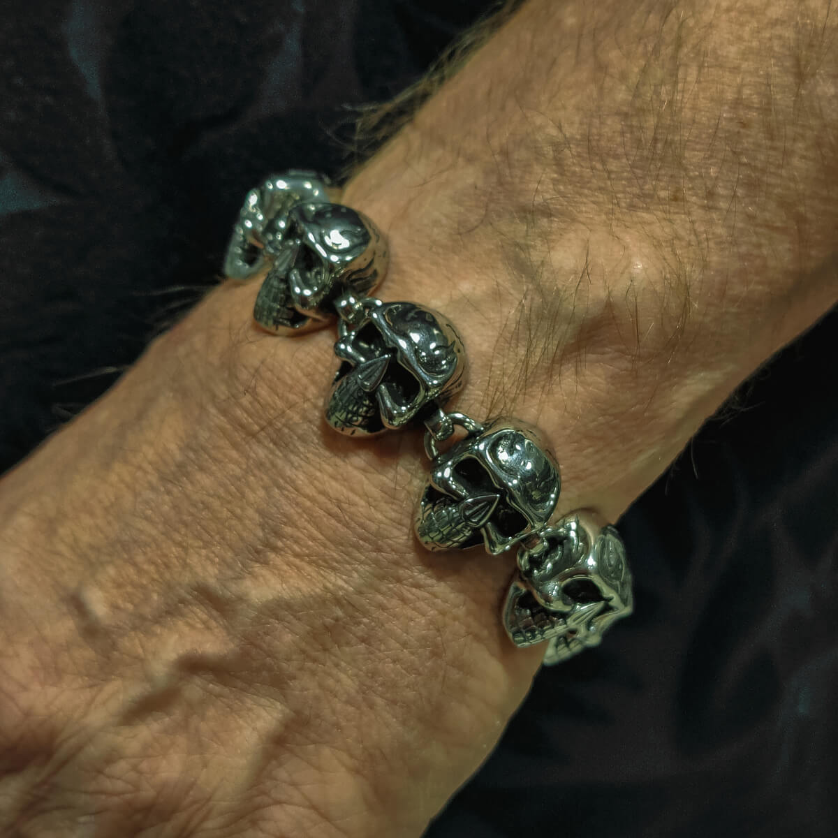 Skull bracelet with steel chain 21cm (Steel 316L)