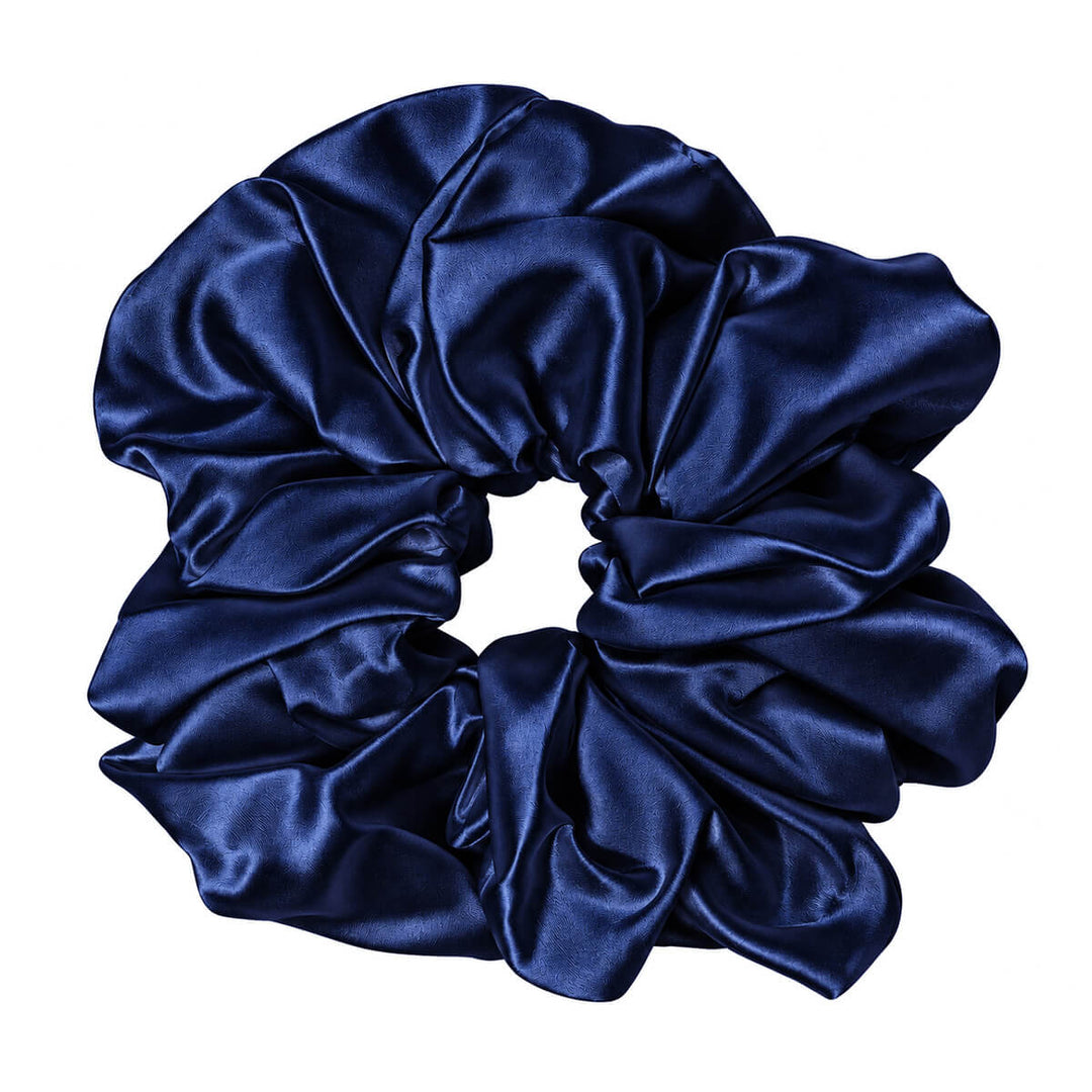 Glänsande satin-scrunchie – stor och mjuk, 12 cm