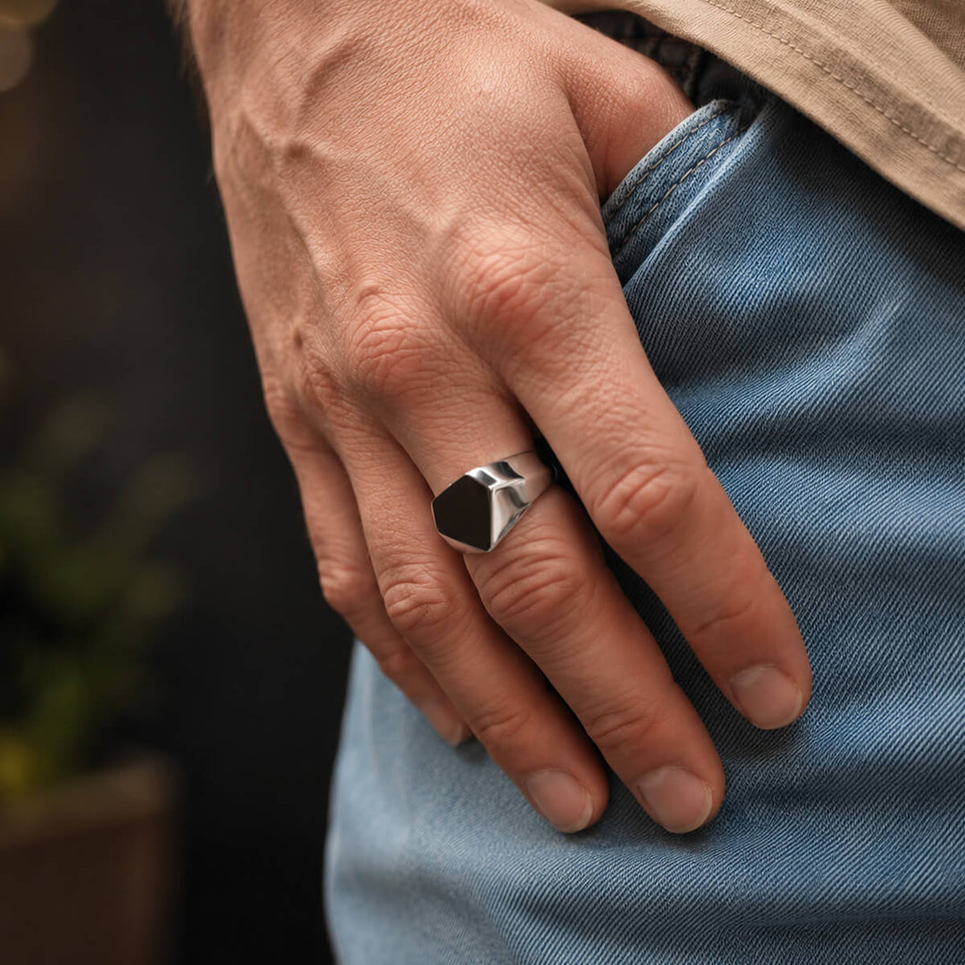 Steel band ring with a square diamond shape (316L steel)