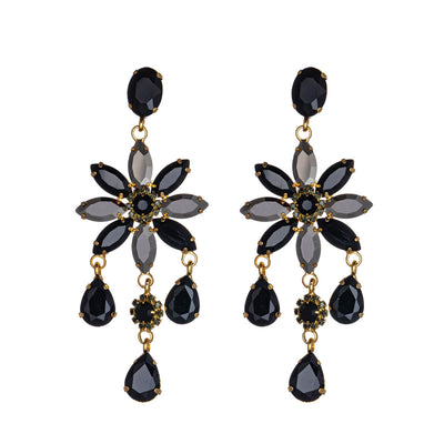 Spectacular party earrings with rhinestone flowers