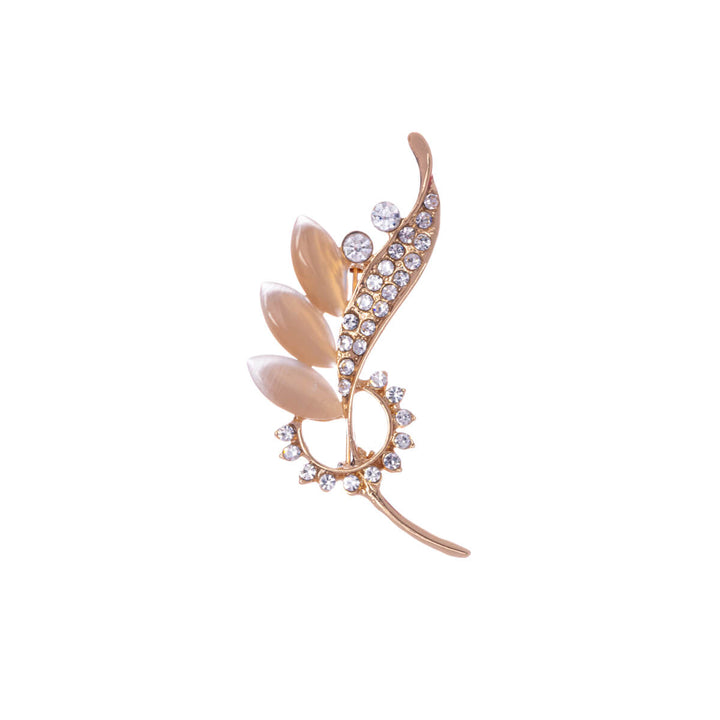 A glittering flower of the brooch