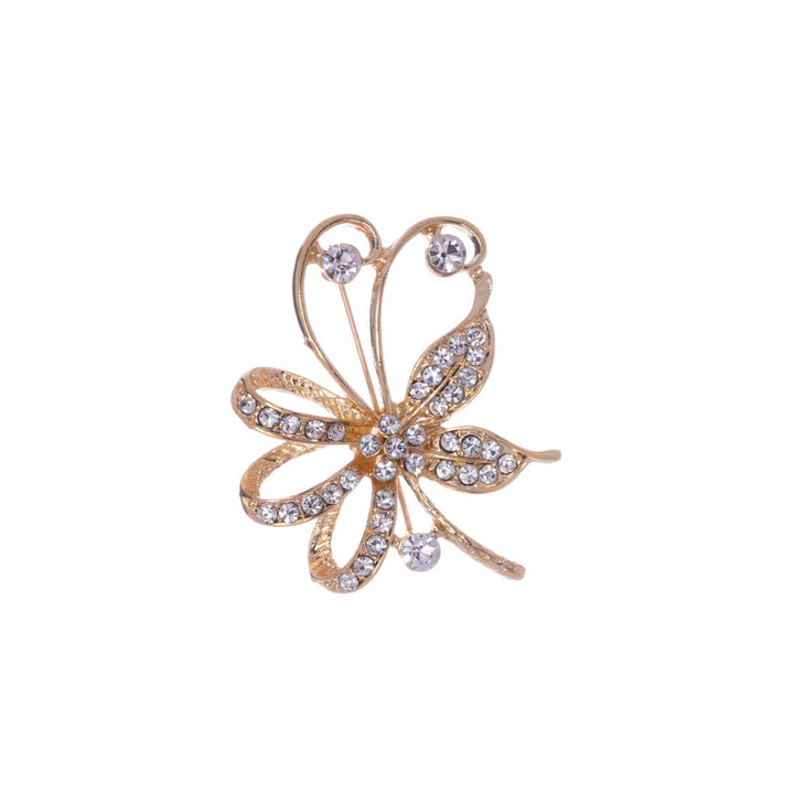 A glittering flower of the brooch