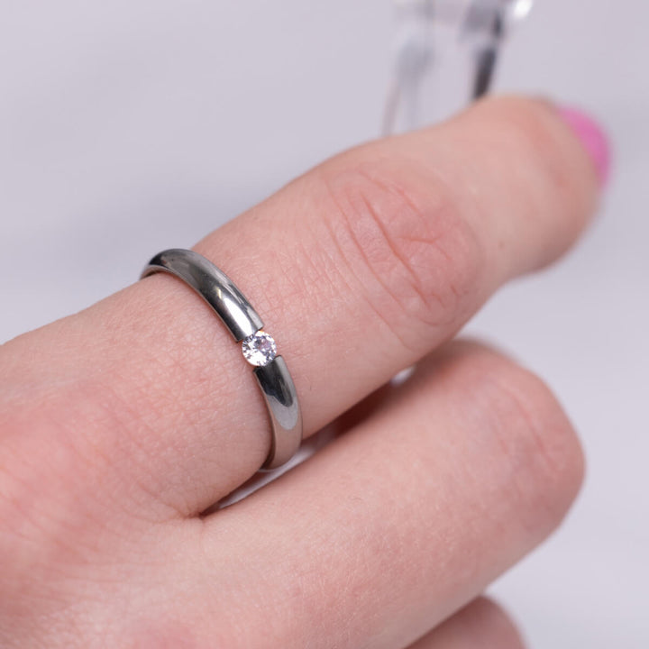 Smal ring med zirkoniasten 3mm (Stål 316L)