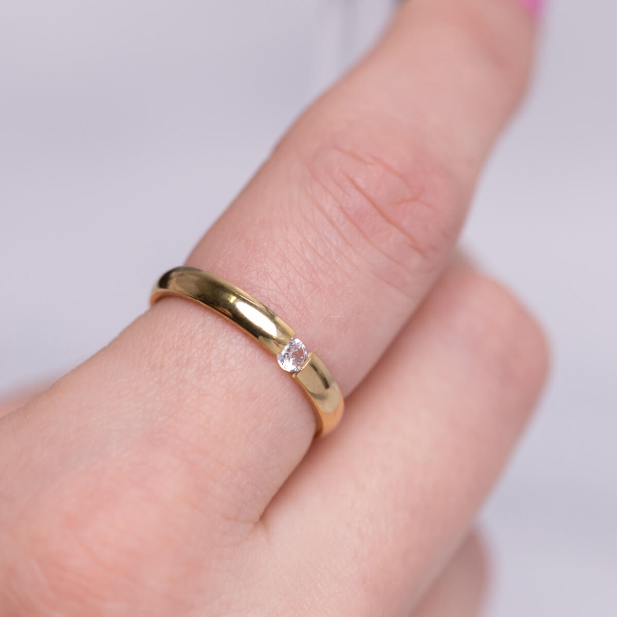 Smal guldpläterad ring med zirkonia sten 3mm (18K stål 316L)