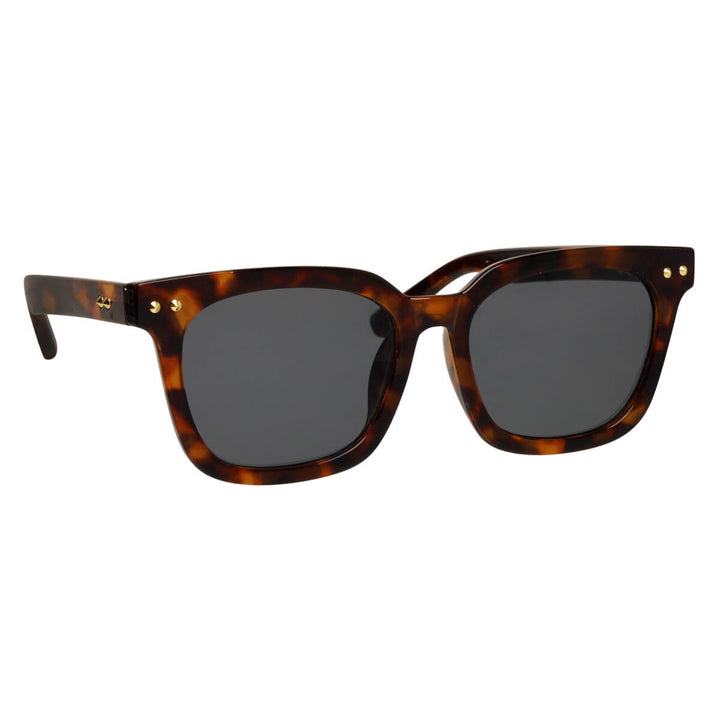 Angular sunglasses with rivet decorations